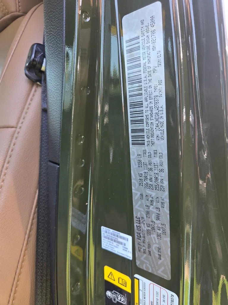 Used 2020 Green Jeep Unlimited Sahara image 31