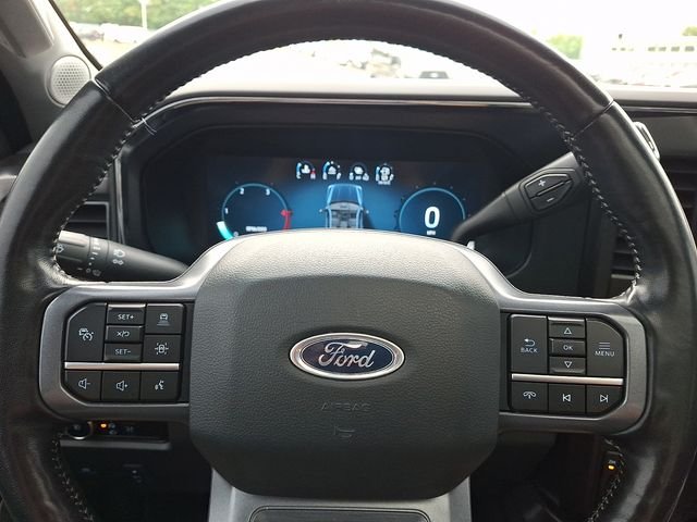 Used 2023  Ford Lariat image 19