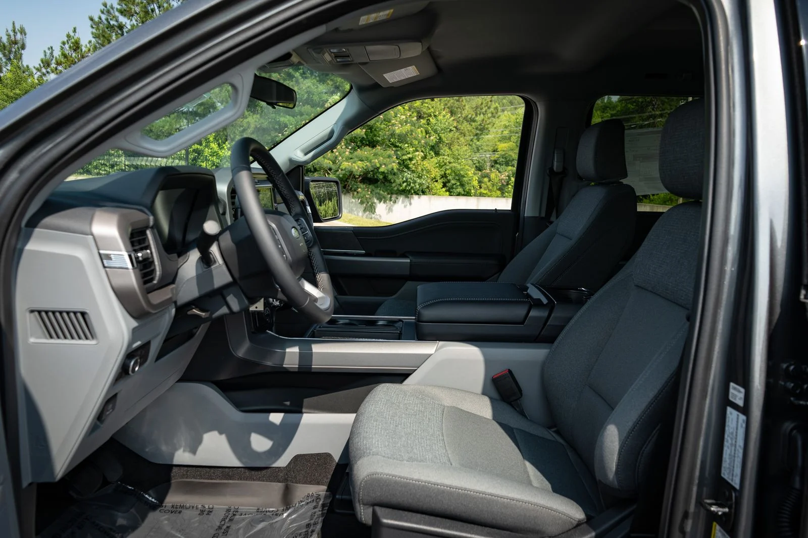 New 2026 Carbonized Gray Metallic Ford XLT image 14