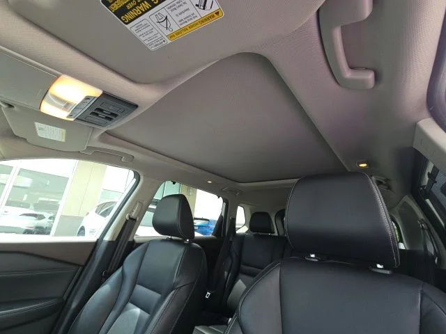Used 2021 White Nissan SL image 20
