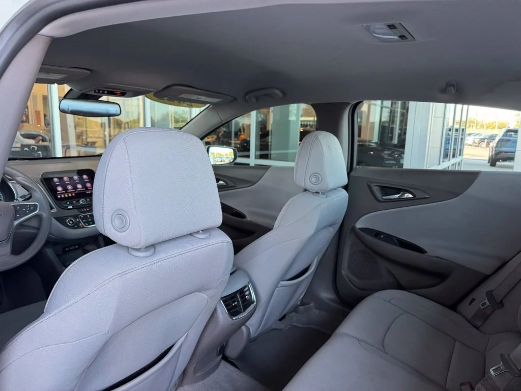 Used 2022 SUMMIT WHITE Chevrolet LT image 20