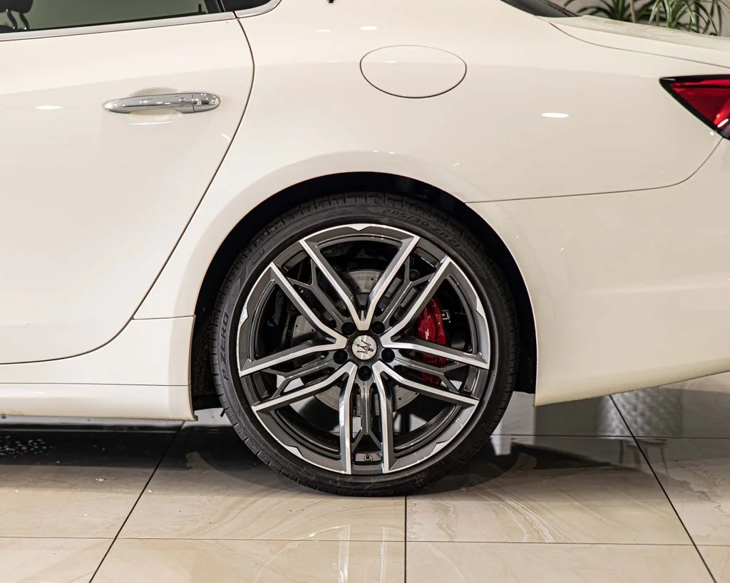Used 2023 White Maserati Modena Q4 image 7