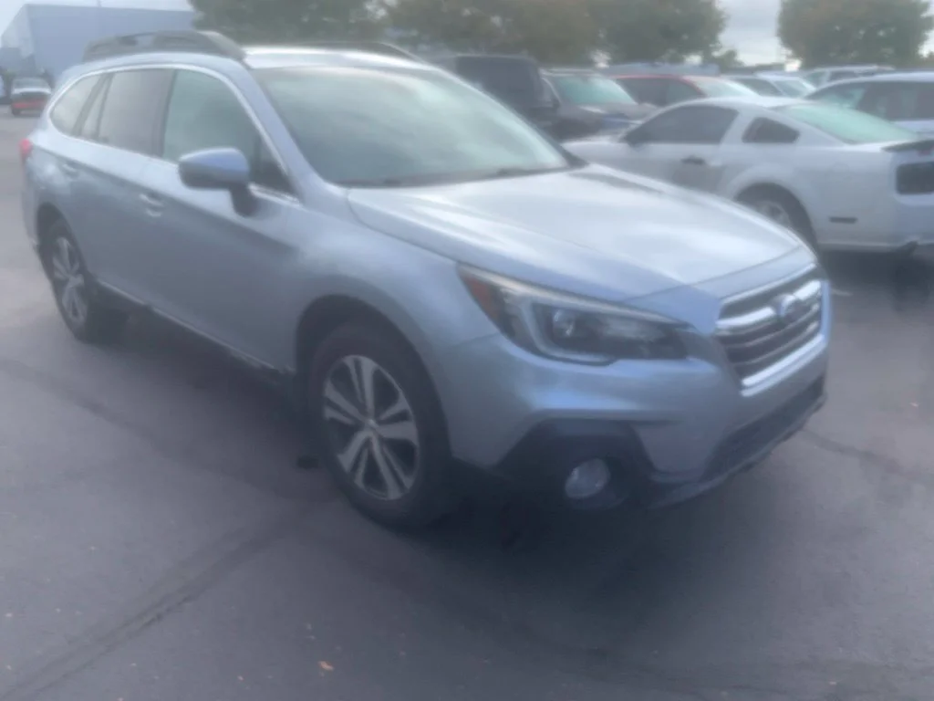 Used 2019 Ice Silver Metallic Subaru 2.5i image 5