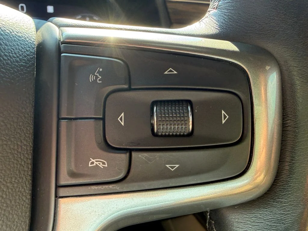 Used 2023 Black Chevrolet Premier image 17