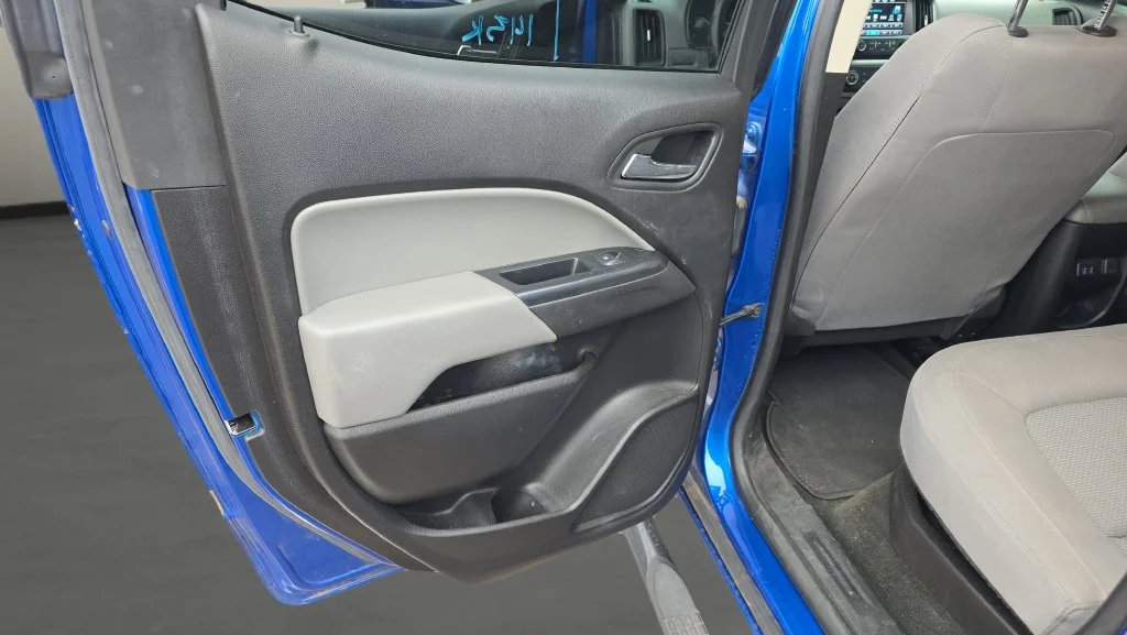Used 2018 Blue Chevrolet LT image 14