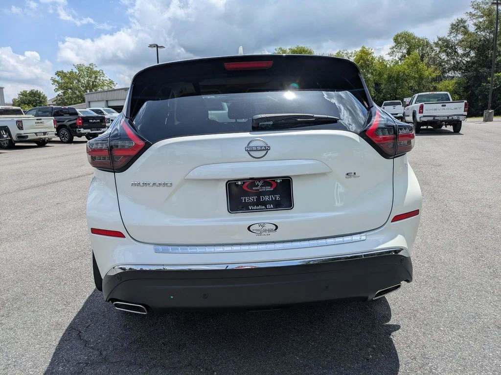 Used 2024 White Nissan SL image 5