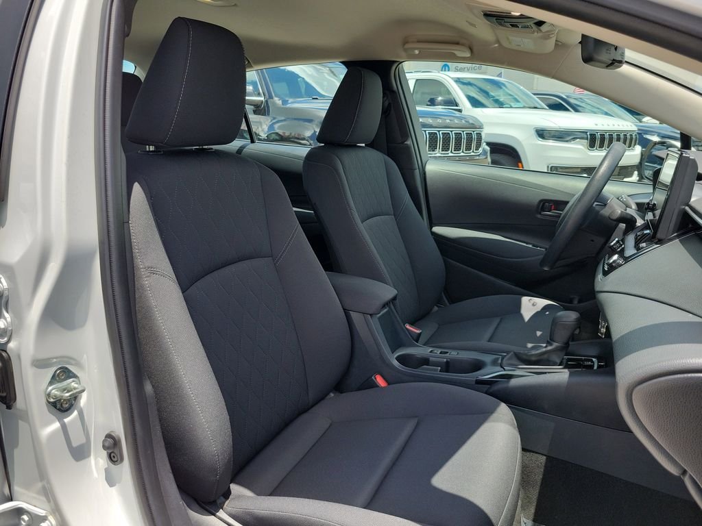 Used 2023 White Toyota LE image 21
