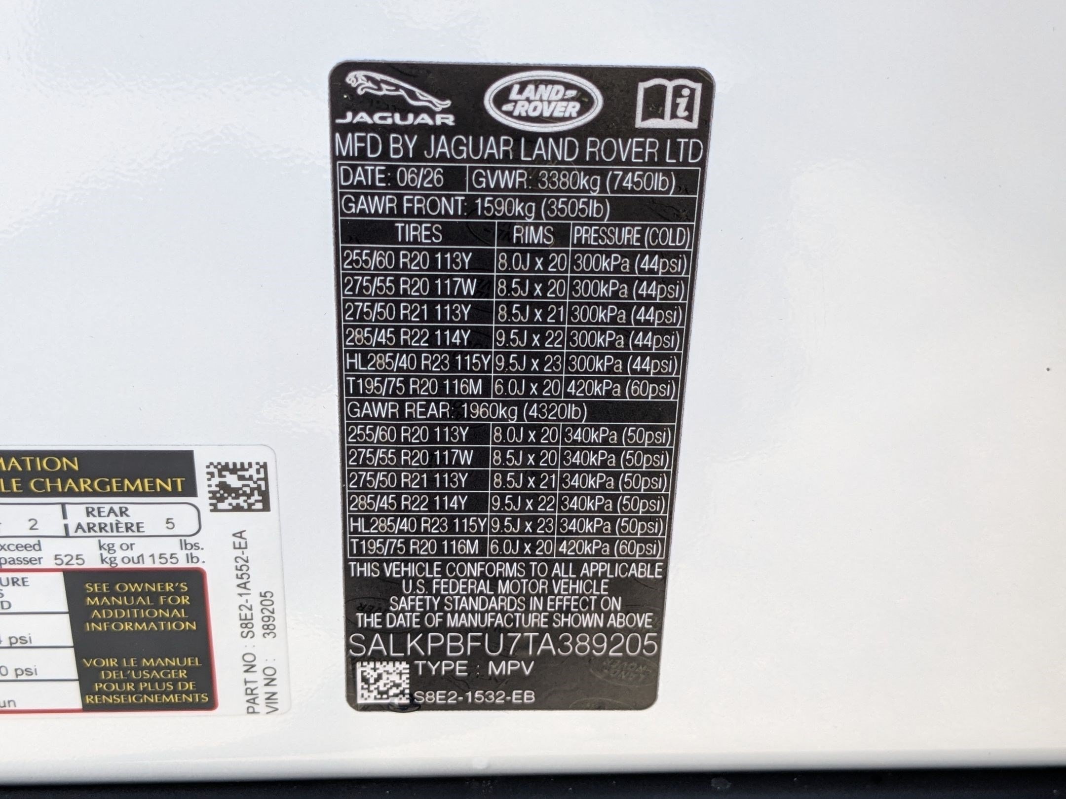 New 2026 Fuji White Land Rover P400 SE LWB 7 Seat image 36