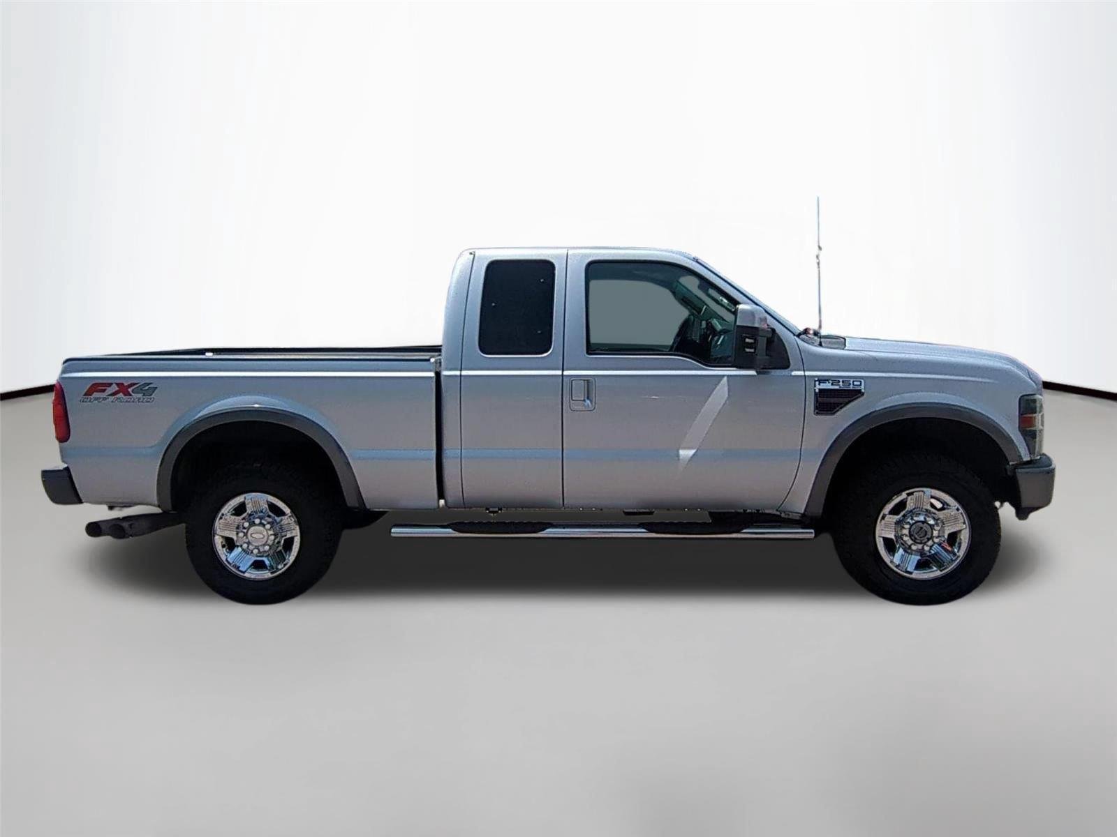 Used 2008 Silver Clearcoat Metallic Ford FX4 image 6