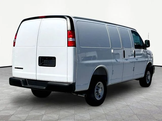 2026 Chevrolet Express Cargo Work Van - Photo 6