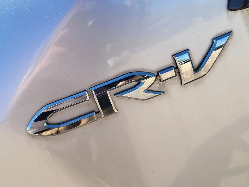 Used 2011 Alabaster Silver Metallic Honda SE image 9