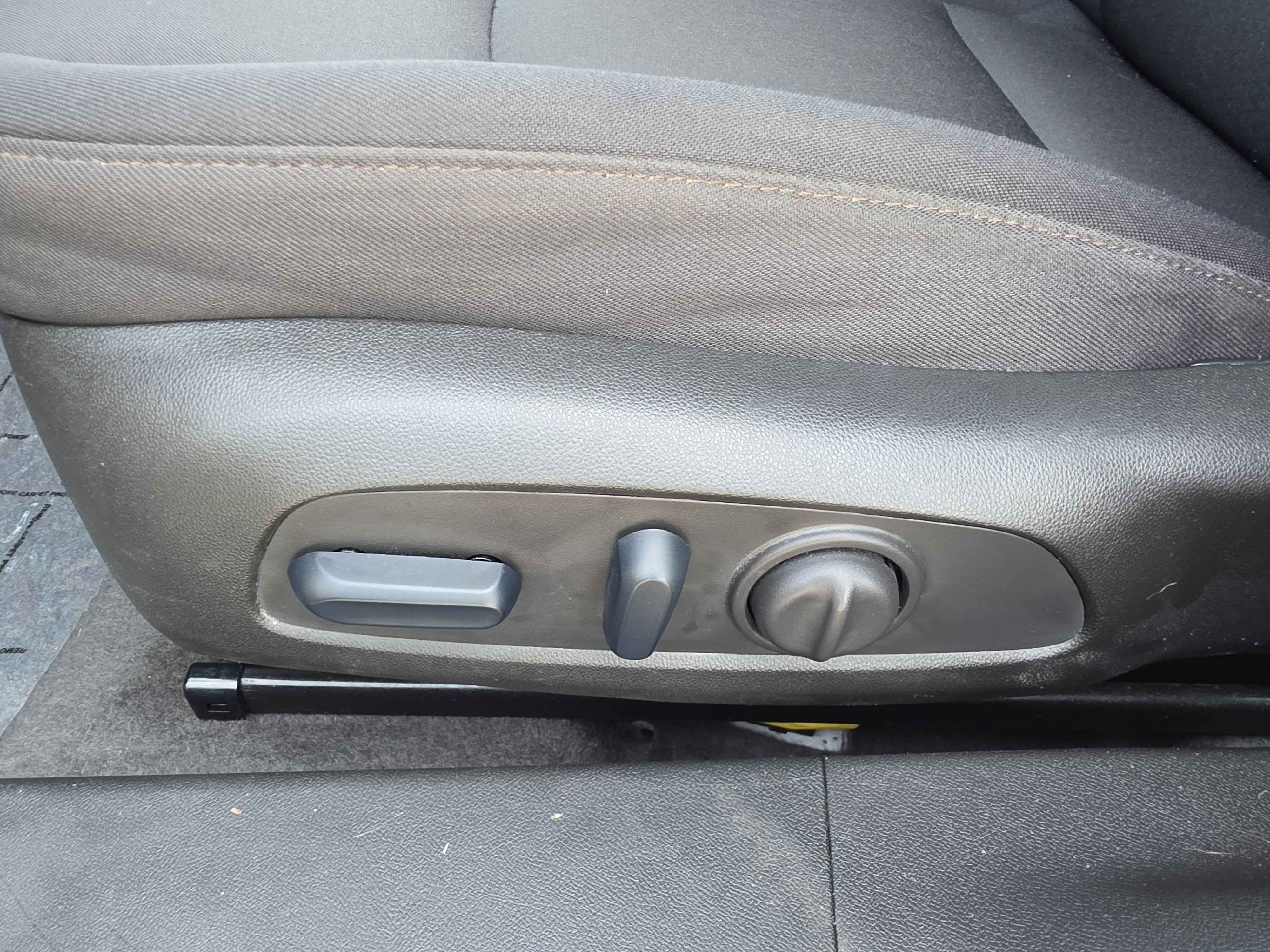Used 2024 Summit White Chevrolet LT image 10