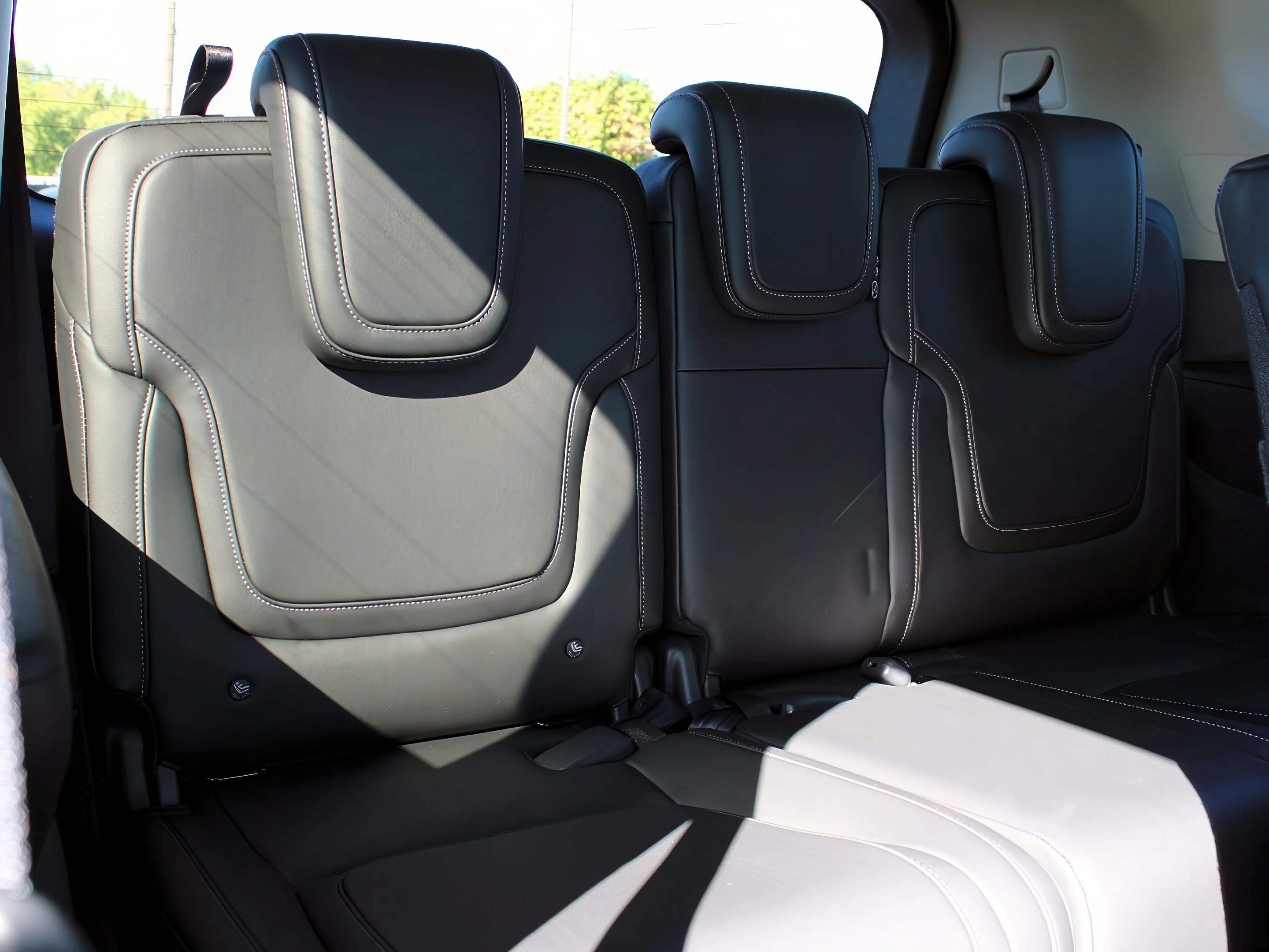 2026 Nissan Armada SV - Photo 30
