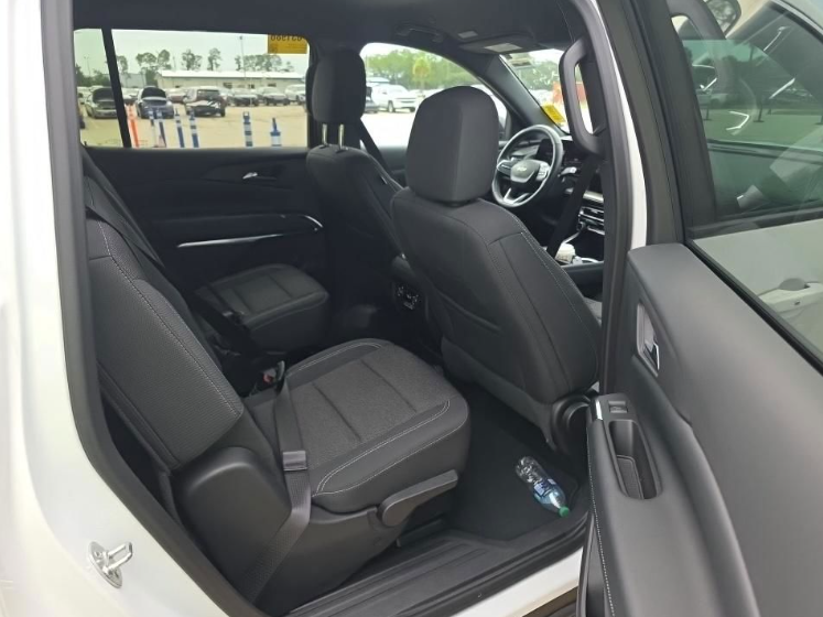 Used 2025 White Chevrolet LT image 5