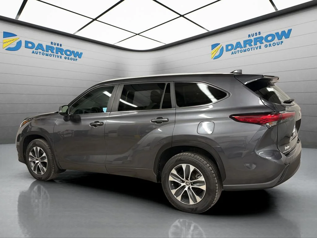 Used 2023 Gray Toyota XLE image 3