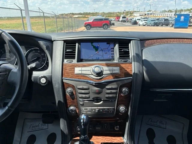 Used 2019 Super Black Nissan Platinum image 11