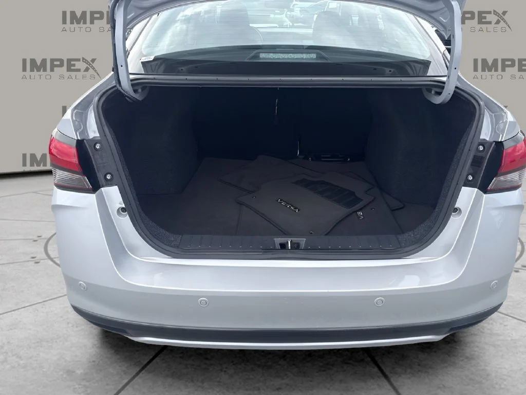 Used 2025 Silver Nissan 1.6 SV image 24