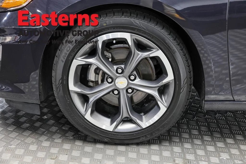 Used 2023 Gray Chevrolet LT image 28