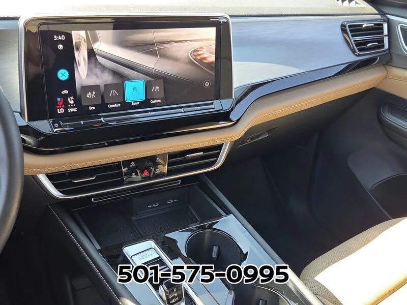 Used 2024 Pure Gray Volkswagen 2.0T SE W/TECHNOLOGY FWD image 28
