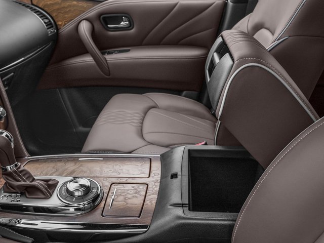 Used 2017 Imperial Black INFINITI Limited image 18