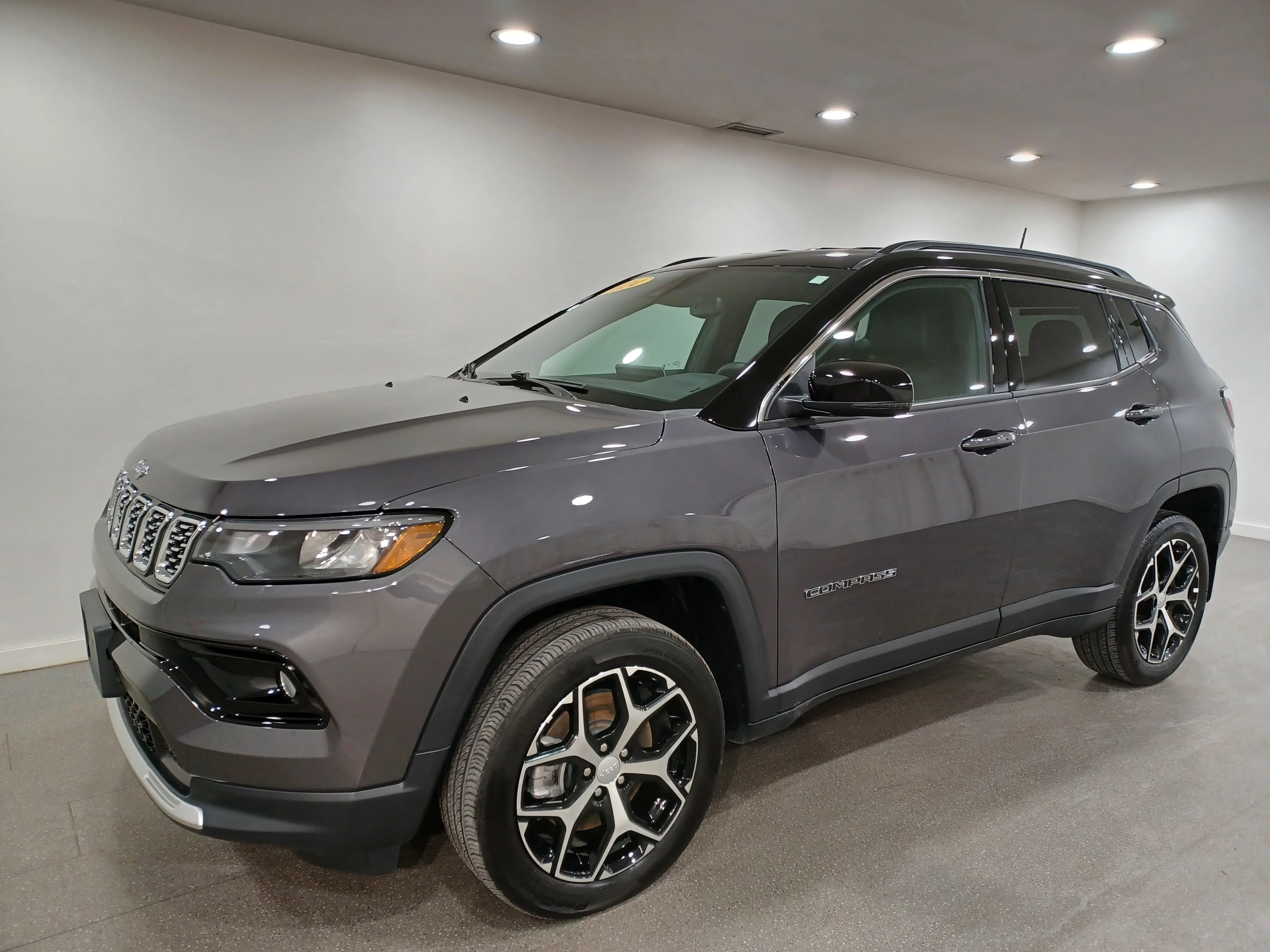 Certified Used 2024 Baltic Grey Metallic Jeep Limited 4x4*Remote Start | Htd Leather | Sunroof | Htd Wheel | Blind Spot Detection | Lane Keeping image 2