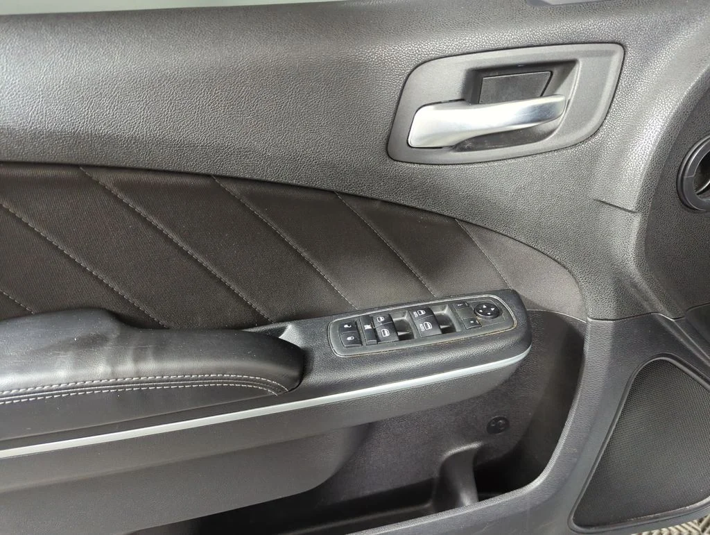 Used 2021 Triple Nickel Clearcoat Dodge R/T image 9