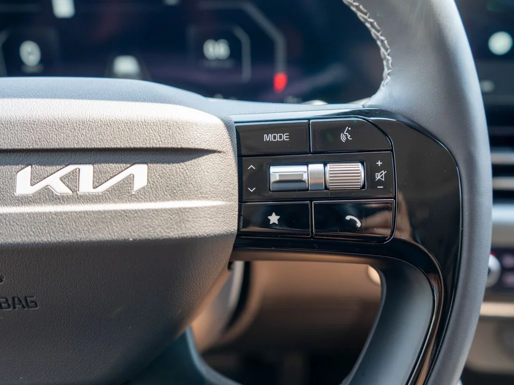 New 2027 Snow White Pearl Kia SX image 22