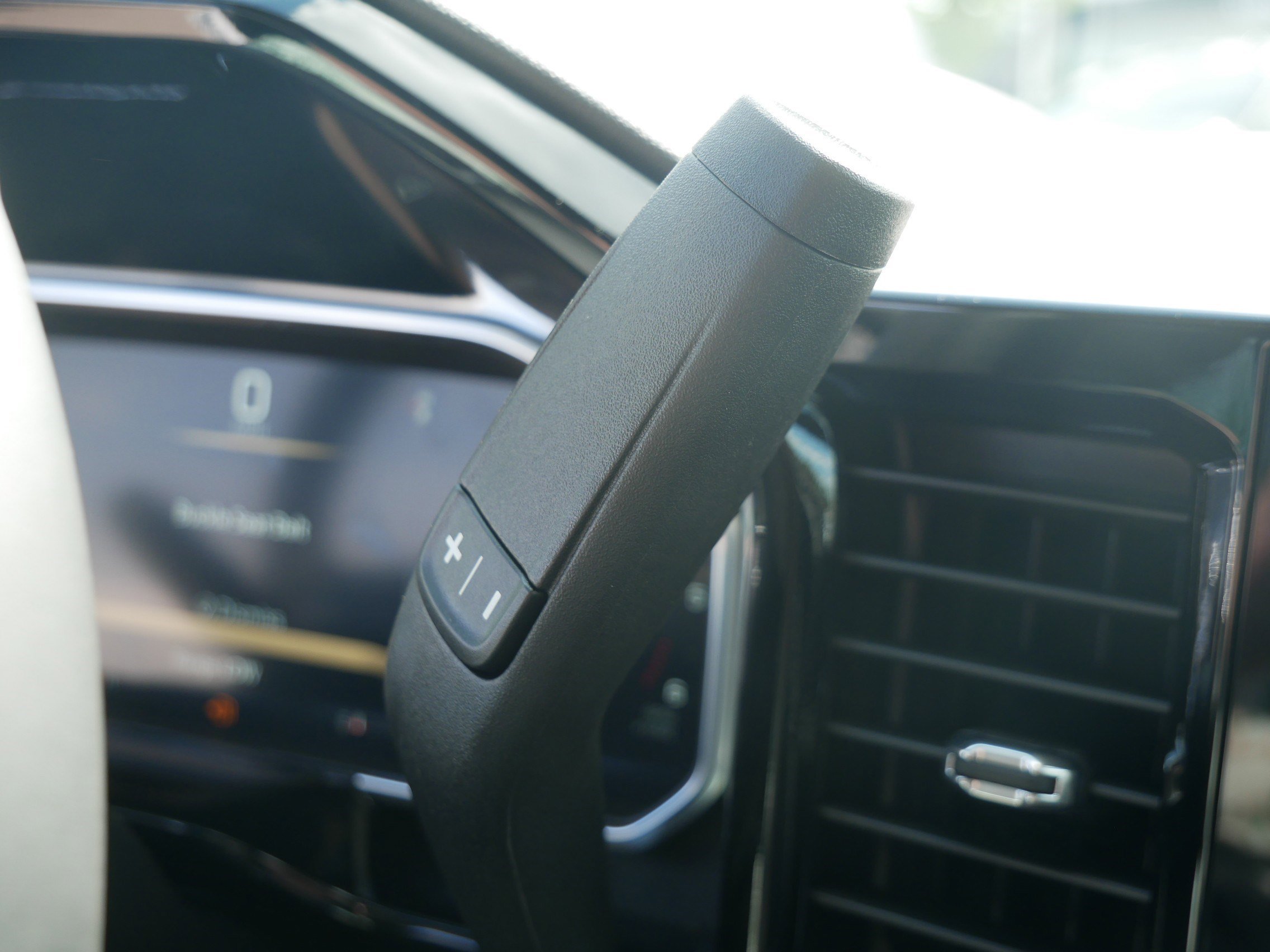 New 2026 Summit White GMC SLE image 9