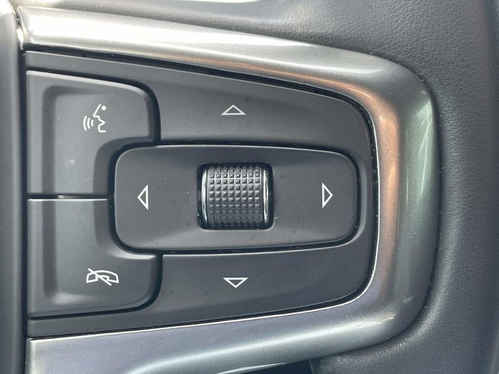 Used 2023 Black Chevrolet Z71 image 25