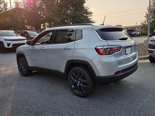 New 2026 Silver Zynith Metallic Clearcoat Jeep  image 6