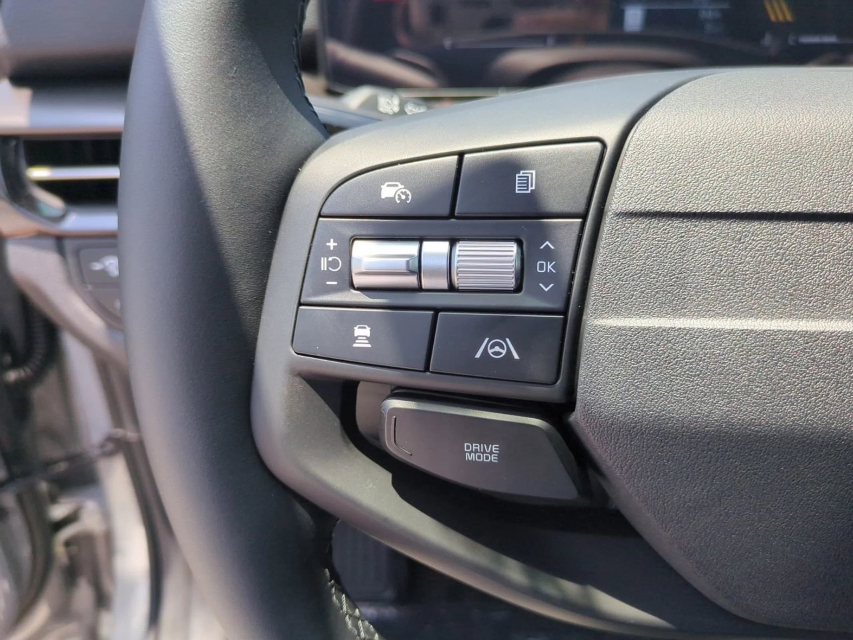 2026 Kia Sportage EX - Photo 38