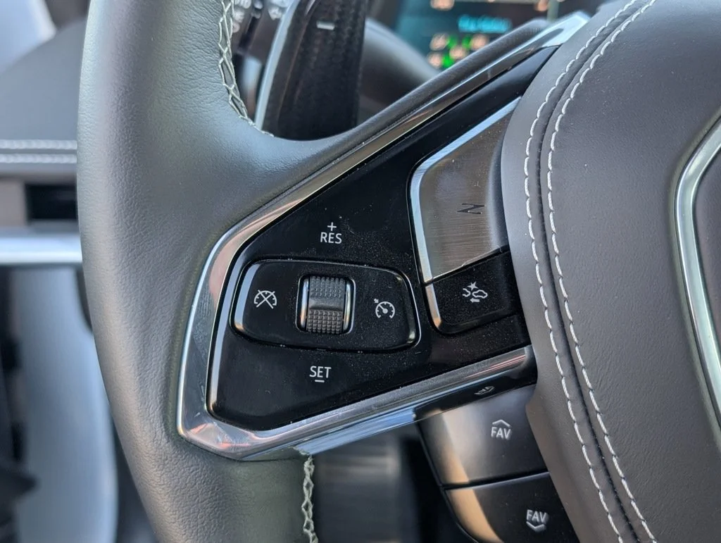New 2024 Ceramic Matrix Gray Metallic Chevrolet 3LZ image 22