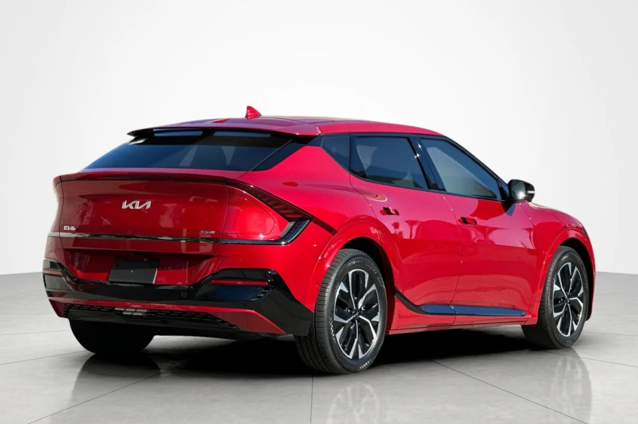 Used 2024 RED Kia GT-Line image 5