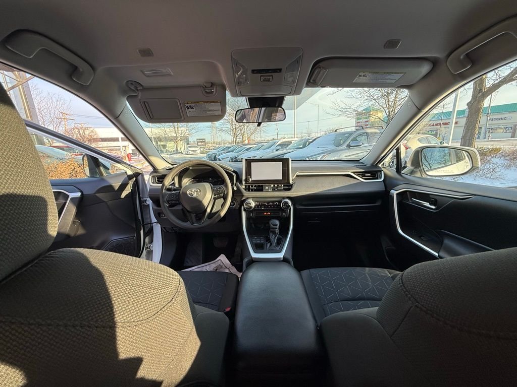 2023 Toyota RAV4 XLE - Photo 23