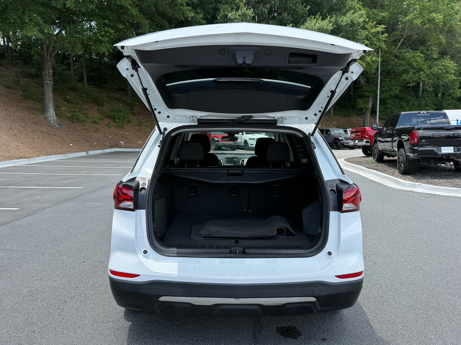 Used 2023 Summit White Chevrolet LT image 28