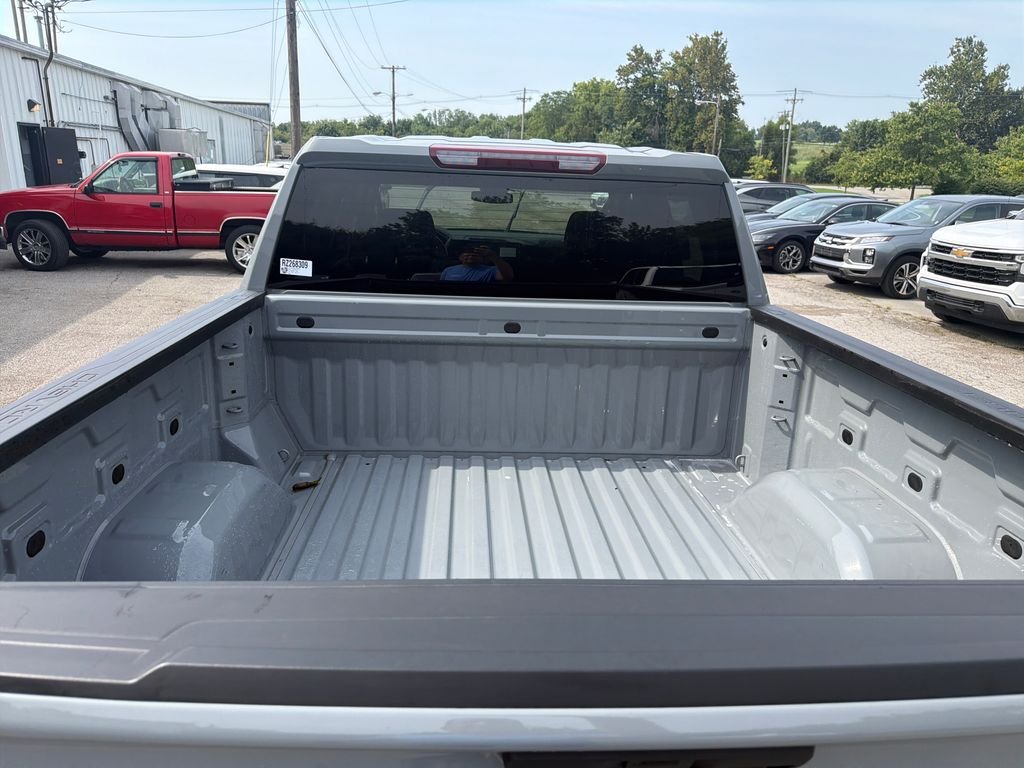 Used 2024 Gray Chevrolet LT image 9