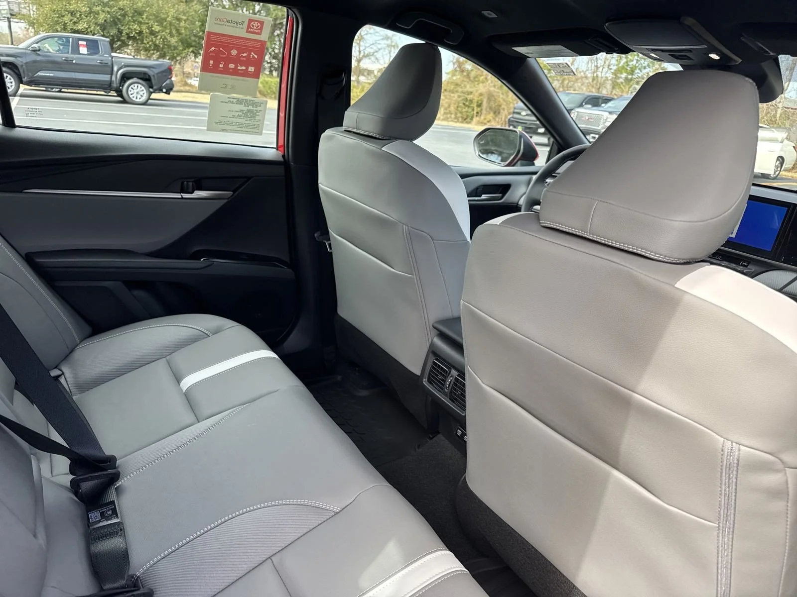 Used 2025  Toyota  image 28