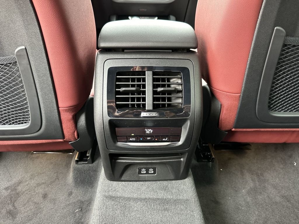Used 2024 Gray BMW xDrive30i image 46