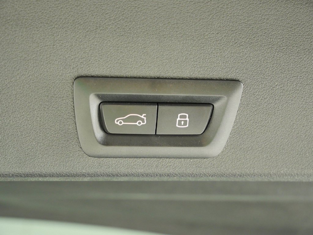 Used 2023 Carbon Black Metallic BMW Base image 28