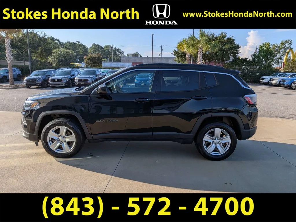 Used 2022 Black Jeep Latitude image 7