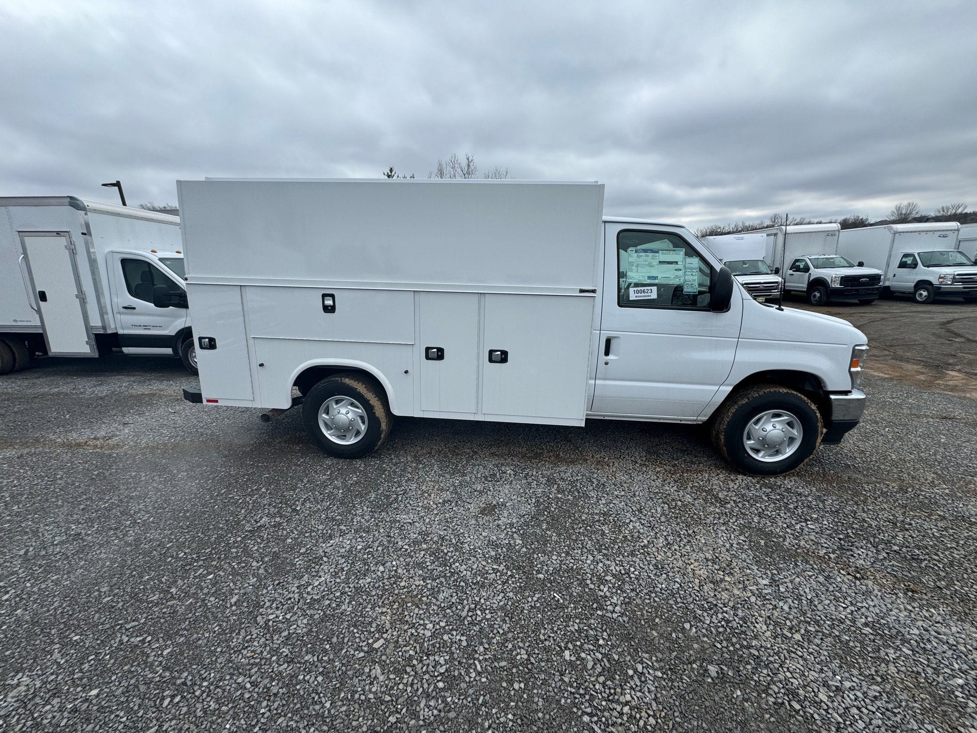 New 2026 Oxford White Ford  image 3