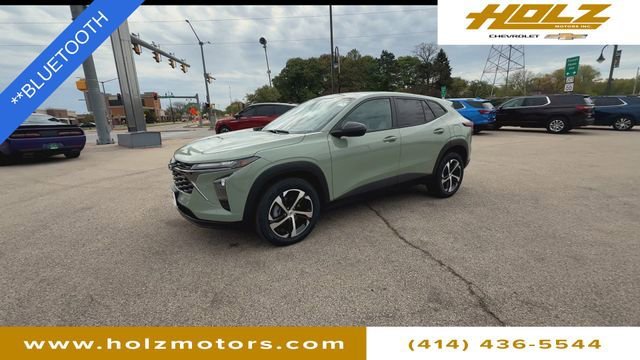 Certified Used 2024 Cacti Green Chevrolet 1RS image 4