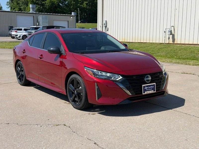 2024 Nissan Sentra SR CVT's photo