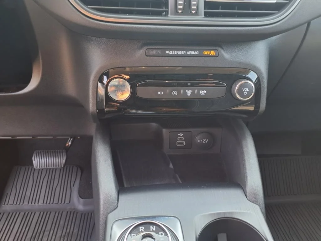 New 2024 Agate Black Metallic Ford Active™ image 18
