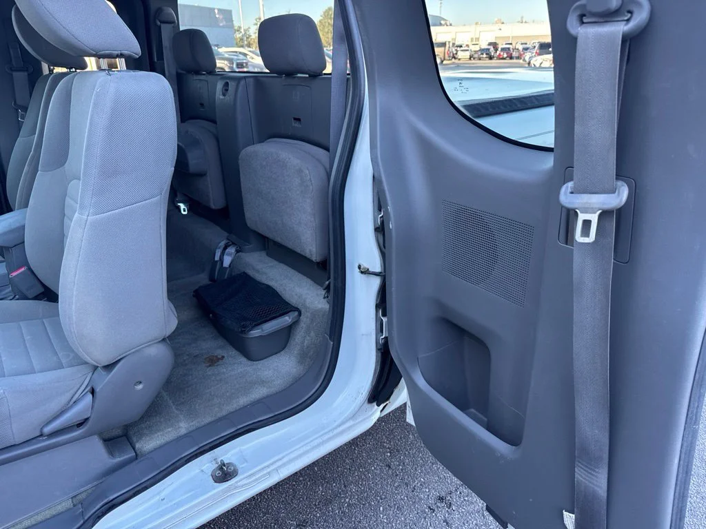 Used 2017 White Nissan S image 14