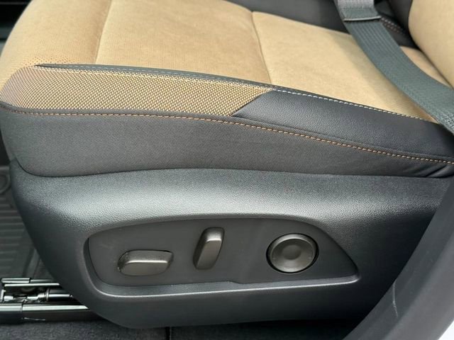New 2026 Polar White Tricoat Chevrolet ACTIV image 14