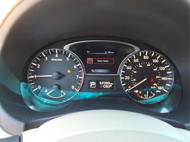 Used 2015 Red Nissan 3.5 SL image 18