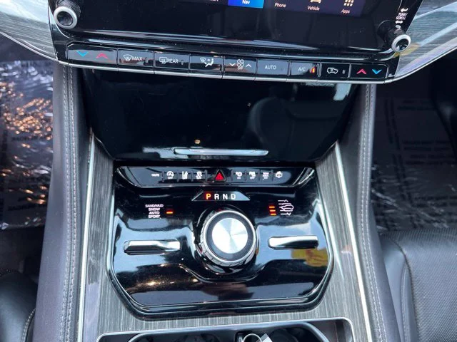 Used 2022 White Jeep Series II image 22