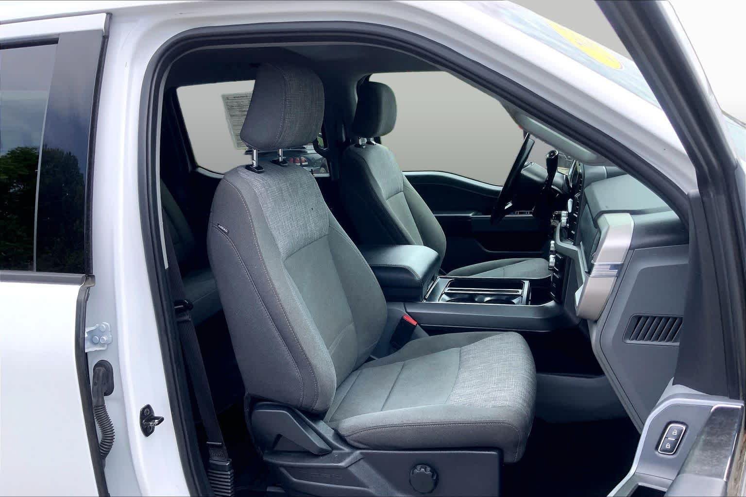 Used 2023 Oxford White Ford XLT image 8