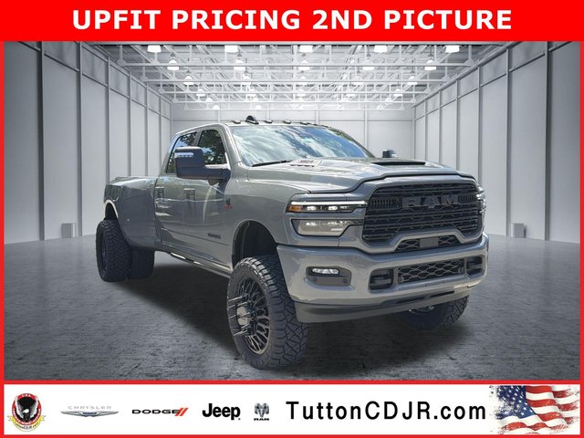 2026 RAM 3500 Laramie DRW / DUALLY